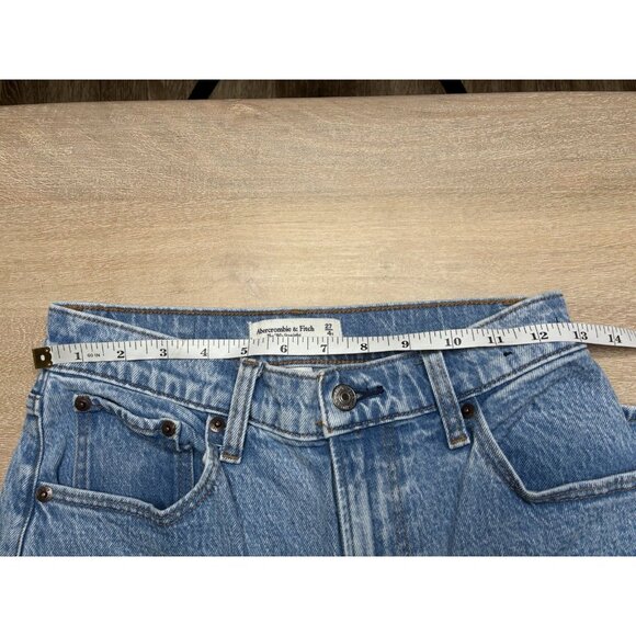 Abercrombie Curve Love 90s Straight Ultra High Rise Jeans Size 27 Light Wash - Picture 7 of 7